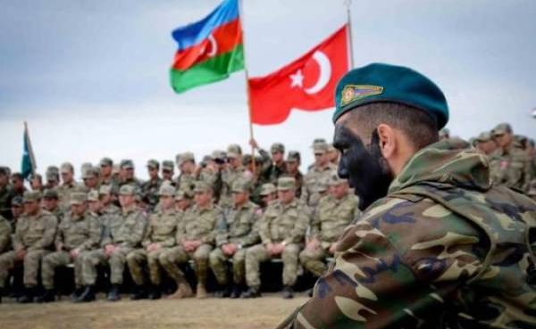 Война в Карабахе опустила турецкую валюту на «дно»