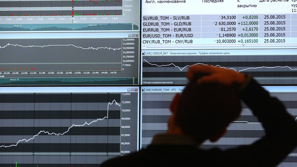 Экономист оценил, сможет ли омикрон устроить обвал на фондовых биржах