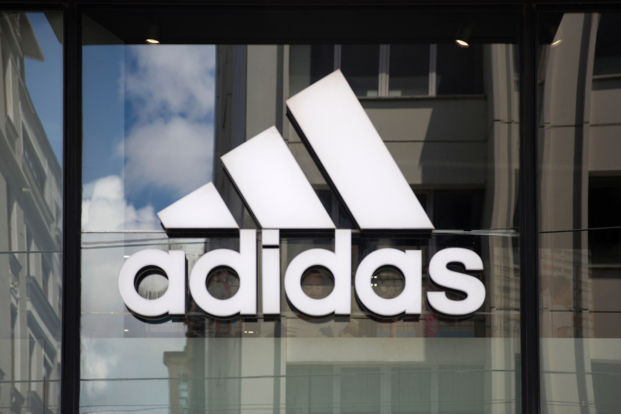 Adidas продает «дочку» Reebok. Акции спортбренда сразу выросли на 3%