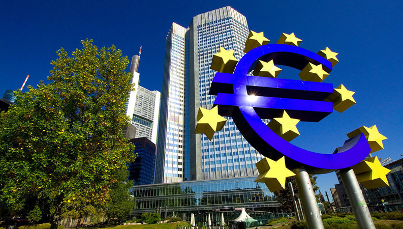 Европейский Центробанк будет покупать активы в больших объемах в декабре