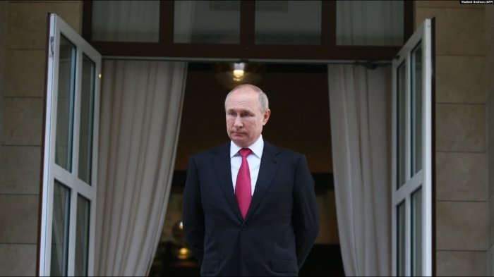 Президент РФ пообещал, что в конце года россияне увидят рост реальных доходов на 3,5%